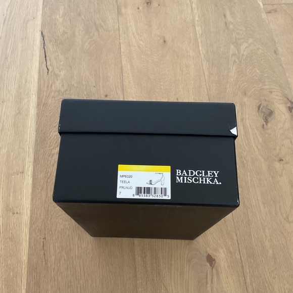 NIB Badgley Mischka Teela Heeled Sandal - Picture 2 of 8